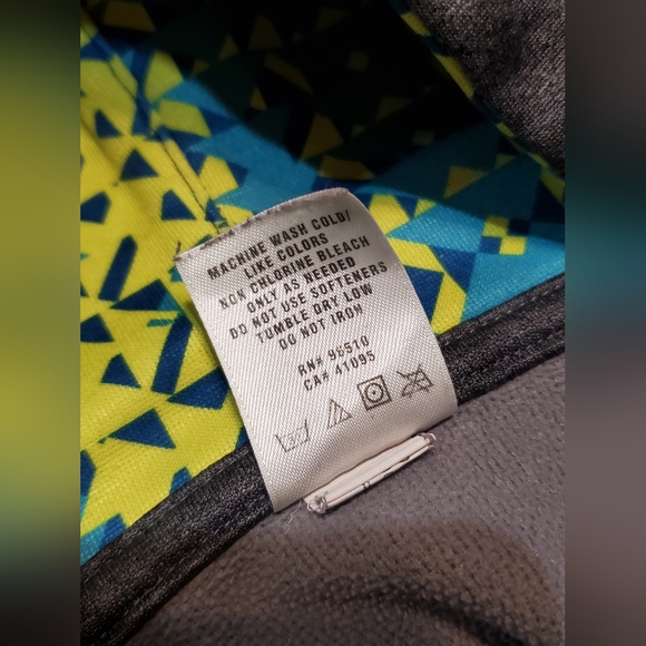 Under Armour Hoodie - Picture 5 of 5